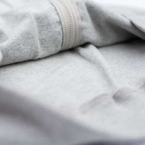 Sweat-shirt à capuche color block moderne pour femme, design à empiècements, vêtement de mode urbaine professionnelle, nouveau style 2026 - Product Image 3
