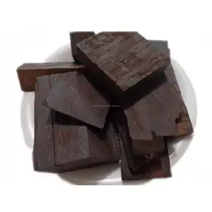 Agar kayu hitam Oud Noir Hitam Oud Aquilaria Agallocha Gaharu Chen Xiang herbal mentah untuk keseleo dan penggunaan obat alami