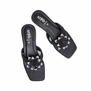รองเท้าแตะส้นผู้หญิงสีดำ FN0754 chappal - Product Image 1