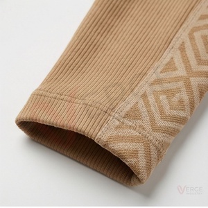 Ensemble 2 pièces pour femme : débardeur beige sans coutures et leggings, col rond, longueur intégrale, vêtements de yoga et de détente - Product Image 6