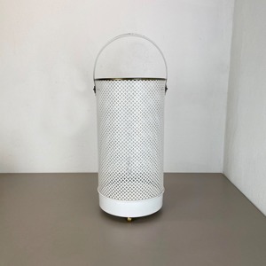 ที่วางร่มสีขาวมินิมอลสำหรับพื้นที่ในร่ม เหมาะสำหรับโรงแรม สำนักงาน ร้านกาแฟ และทางเข้าห้างสรรพสินค้า ดีไซน์สะอาดตาและมีสไตล์จากอินเดีย - Product Image 1