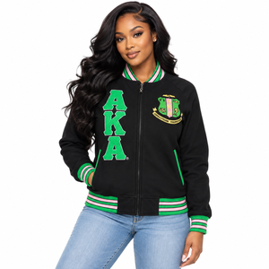   Chaqueta Letterman Negra de Forro Polar Unisex con Bordado de Chenilla Verde con Letras Griegas, Estilo Universitario, Algodón Premium, Cierre de Cremallera, Ropa Urbana - Product Image 1
