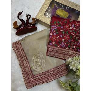 Sari pour femmes de créateur avec des paillettes et des broderies en cordon - Product Image 3