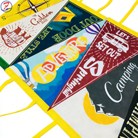 Drapeaux triangulaires en polyester personnalisés en gros avec impression numérique pour les fêtes, les devantures de magasins, les événements sportifs et les promotions