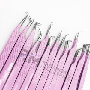Ensemble de pinces à épiler RMI Silver Tip et Pink Powder Coated, couleur rose, simples et doubles, emballées dans une boîte rose. - Product Image 2