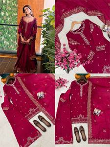Salwar Kameez en soie brodée et gaufrée bordeaux, manches longues, longueur standard, robe de mariage traditionnelle pour femmes, style Inde Pakistan - Product Image 6