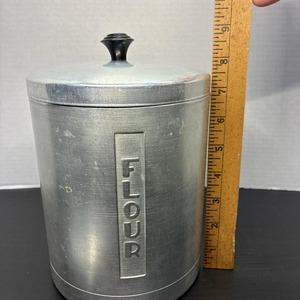 Ensemble de boîtes de cuisine en métal de style vintage, idéal pour le stockage de farine, de sucre et de café, et conteneurs de garde-manger au look industriel - Product Image 6