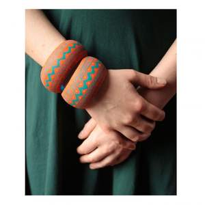 Pulseras Indias de Madera Pintadas a Mano, Coloridas, de Arte Popular - Brazaletes Étnicos Elegantes y a la Moda de RR ENTERPRISES - Product Image 4