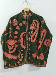 Veste en velours brodée Suzani faite à la main en Inde pour femme, style bohème, motif floral ethnique, manteau d'hiver, vêtement d'extérieur de créateur, vente en gros - Product Image 3
