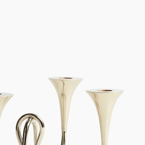 เชิงเทียนทรงกรวย 4 แขน สีเงินทันสมัย ดีไซน์ลายปมหรูหรา วัสดุโลหะ สไตล์นอร์ดิกมินิมอล เหมาะสำหรับงานแต่งงานและตกแต่งโต๊ะกลาง - Product Image 5