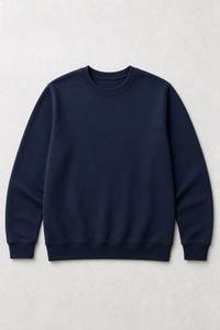 เสื้อสเวตเชิ้ตคอกลมผ้าฟลีซหนานุ่มแบบคลาสสิก สีกรมท่าเข้ม สำหรับผู้ชายและผู้หญิง รับผลิตตามแบบ OEM ขายส่งเสื้อผ้าจากผู้ผลิต - Product Image 2