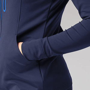 Chaqueta Sanitaria Azul Marino para Mujer con Cremallera y Bolsillos, Diseño para Uso Hospitalario, Tejido de Poliéster de Punto, Detección de Agujas - Product Image 3