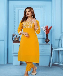 Kurta Amarilla de Algodón con Cuello Bordado, Largo hasta el Tobillo, Estilo Tradicional Indio-Pakistaní, Ropa Casual para Mujer, SALASAR 85317 - Product Image 1