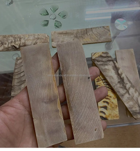 เขาแกะธรรมชาติแบบไม่ขัดเงา แกะสลักลายสัตว์ คุณภาพสูง วัสดุธรรมชาติสำหรับด้ามมีด - Product Image 3