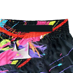 Pantalones Cortos de Muay Thai Ligeros Hechos a Medida, de Secado Rápido, Diseño Deportivo Moderno, Flexible y con Soporte Cómodo - Product Image 3