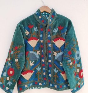Chaqueta de Mujer de Terciopelo Floral Tejida a Mano con Bordado Suzani, Transpirable, con Forro de Algodón, para Todas las Temporadas, Regalo para Ella - Product Image 3