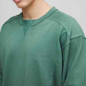 เสื้อสเวตเชิ้ตคอกลมสีเขียวมะกอกทรงโอเวอร์ไซส์สำหรับผู้ชาย ทรงปกติ สวมใส่สบายๆ ในฤดูใบไม้ร่วง ผ้าถักเฟรนช์เทอร์รี่ สีพื้น แขนยาว - Product Image 1