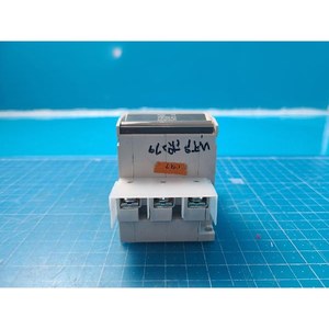 Protector de Circuito Industrial Mitsubishi CP30-BA 30A, Usado, Piezas de Equipos Semiconductores Legacy - Product Image 3