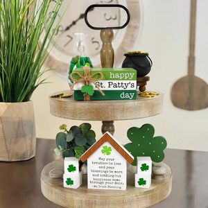 Set di 6 decorazioni per la festa di San Patrizio: vassoio a più livelli con cartello 'Buon San Patrizio', impilamento di libri, trifoglio e blocchi portafortuna - Product Image 6
