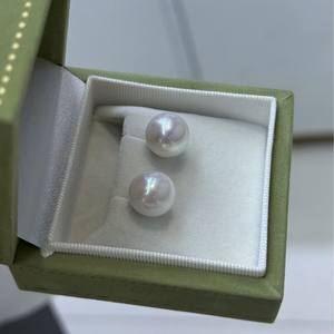 Pendientes de Perlas Naturales Aurora Redondas de 12-13 mm de Zhuji Wholesale, Fabricados en Oro Puro K, Edición 100% Perlas Naturales - Product Image 2