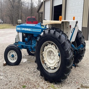 รถแทรกเตอร์ฟอร์ด 4610 4WD มือสองราคาประหยัดสำหรับขาย อุปกรณ์การเกษตรระดับพรีเมียม ประสิทธิภาพแข็งแกร่ง คู่หูที่เชื่อถือได้สำหรับงานภาคสนาม - Product Image 1