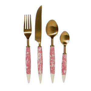 Resina blanca con mango de diseño de mármol rosa Juego de cubiertos chapados en PVD dorado de acero inoxidable para el hogar y el restaurante - Product Image 1