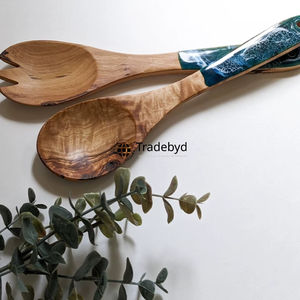 Cuillère en résine artisanale haut de gamme - Cuillère élégante pour servir et pour desserts, écologique et compatible lave-vaisselle pour cuisines modernes par Tradebyd - Product Image 1
