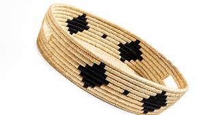 Tapis de rangement ovale classique léger en herbe de Sabai tressée à la main, diamètre 450 mm, écologique, d'Orissa - Product Image 5