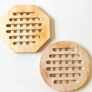 Sous-plat rond en bois massif résistant à la chaleur pour la protection des tables de cuisine et de salle à manger - Vente en gros - Product Image 4