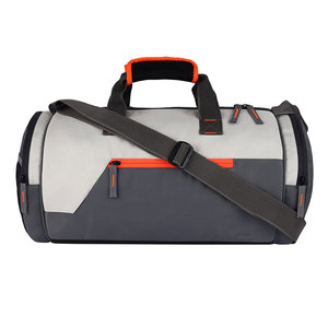 Bolsa de lona ligera diseñada para un transporte cómodo, empaque flexible y fácil transporte para viajes, gimnasio y deportes. - Product Image 1