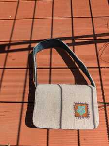 Bolso Bandolera Artesanal con Bordado Colorido y Cuentas, Diseño de Vida Marina, Correa Color Verde Azulado, Accesorio de Moda para Mujer, Arte Indio Exótico - Product Image 5