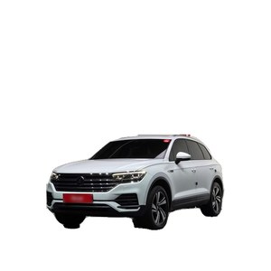 Volkswagen Touareg 3.0 TDI Premium 2023, SUV Diésel con Asientos de Cuero y Cámara Trasera - Product Image 1