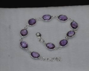 Bracelet en améthyste naturelle avec argent sterling 925 – Bijoux faits à la main en pierres précieuses violettes pour femmes |   Fournisseur en gros de bracelets en argent - Product Image 1
