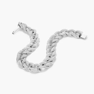 สร้อยข้อมือเพชรแบบ Pavé Curb Chain ทองคำสีเหลือง - Product Image 6