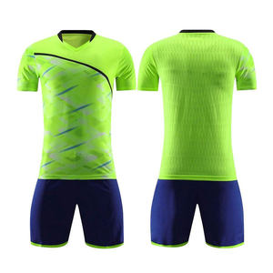 Uniformes de Fútbol Personalizados de Alta Calidad, Transpirables, 100% Poliéster, Nuevo Diseño, Conjuntos Deportivos Sublimados, Nombre del Equipo Personalizado - Product Image 3