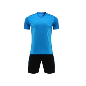 Maillot de football personnalisé pour hommes adultes avec logo et numéros personnalisés, tissu respirant, manches courtes, uniforme de football sublimé - Product Image 2