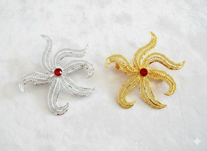 Peigne à cheveux MOLL JEWELLERS vintage en alliage plaqué or, fait main, écologique, étanche, design coquillage mini fleur en strass - Product Image 6