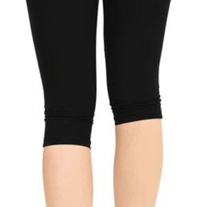 Women's <b>Black</b> <b>High</b> <b>Waist</b> Capri <b>Leggings</b> Knee Length Stretch Fitted Athletic Pants for Yoga Workout Running Fitness Training - Product Image 4