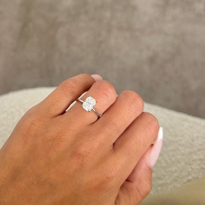 Anillo de Compromiso Solitario con Diamante Cultivado en Laboratorio de Corte Cojín de 2.50 Quilates, Oro Sólido de 14K, Certificado IGI, Regalo de Lujo para Aniversario de Bodas - Product Image 2