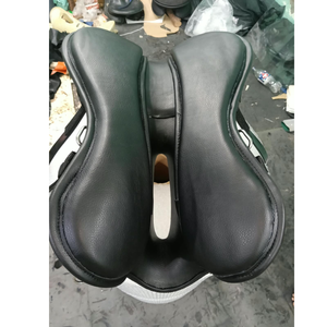 Silla de Montar Ergonómica Negra para Caballos de Resistencia |   Silla de montar ligera y cómoda para carreras, entrenamiento y uso al aire libre. - Product Image 4
