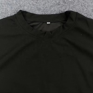 Camiseta de Hombre de Alta Calidad, Estilo Urbano, Hombros Caídos, Negra, Manga Larga con Diseño de Estrellas en las Mangas - Product Image 4