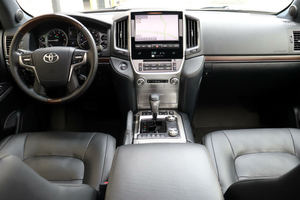 Toyota Land Cruiser 2020 d'occasion propre - Product Image 4