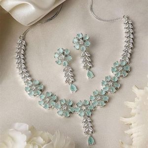 Conjunto de Collar y Pendientes de Flores Plateados con Cristales de Estrás Azul Claro, Joyería Romántica para Mujer para Bodas - Product Image 4