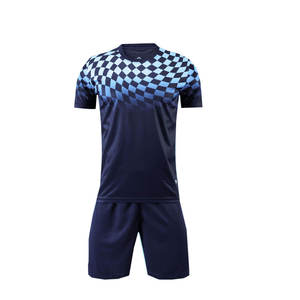 Ensemble chemises et shorts d'entraînement avec logo personnalisé pour hommes kits d'uniformes de maillot de football maillot de football à porter par sublimation pour les joueurs - Product Image 4