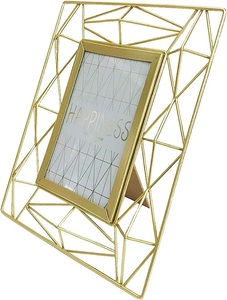 Cadre photo géométrique en métal doré, style minimaliste moderne, décoration de bureau luxueuse et raffinée pour une esthétique de table élégante et haut de gamme - Product Image 4