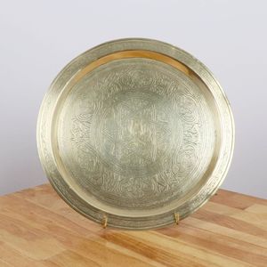Bandeja decorativa de latón Mandi Thal, hecha a mano, de primera calidad, para decoración de bodas y ocasiones festivas de lujo. - Product Image 1