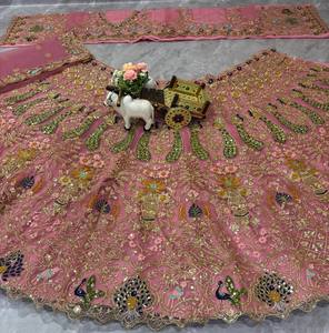 Lehenga Choli Rosa Tradicional de Diseño Indio, Cosido, Último Modelo para Novias, Bodas y Fiestas, de Organza, Corte Ajustado, Reversible para Verano e Invierno - Product Image 2