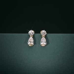 Pendientes de Diamantes de Corte Brillante Cultivados en Laboratorio AMBER JEWELS, Chapados en Oro de 18 Quilates, Certificados por IGI, Diseño Moderno para Fiestas y Bodas - Product Image 1