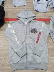 Conjunto de Sudadera con Capucha y Pantalones Deportivos Personalizados OEM, Estilo Urbano, con Parches Desgastados, Traje Deportivo Vintage para Hombre, 100% Algodón - Product Image 3