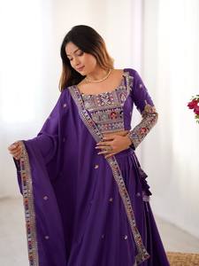 Conjunto de Lehenga Choli Dupatta Bordado en Morado, Traje Étnico para Mujer, Ropa India y Pakistaní para Bodas y Fiestas - Product Image 5
